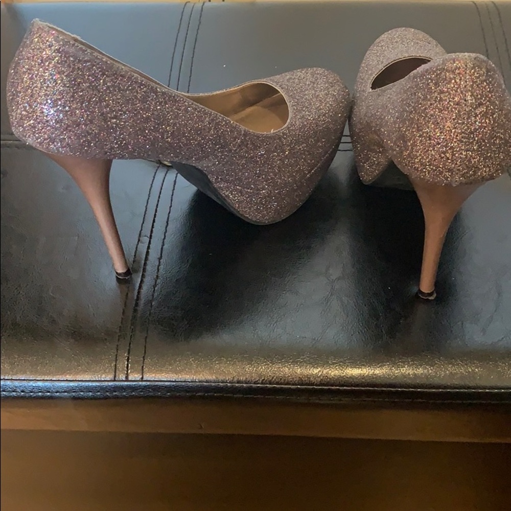 Heels - Picture 5 of 6
